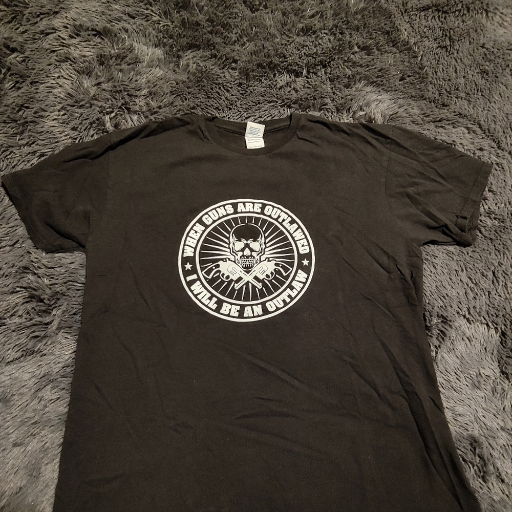 Outlaw tshirt - Picture 1 of 3